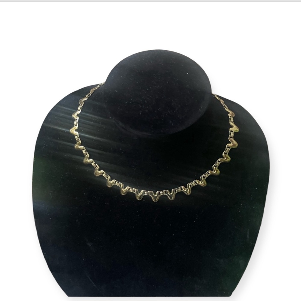 Sale ‼️Gold Tone Necklace-Marked Saron-18 Inches Long EUC